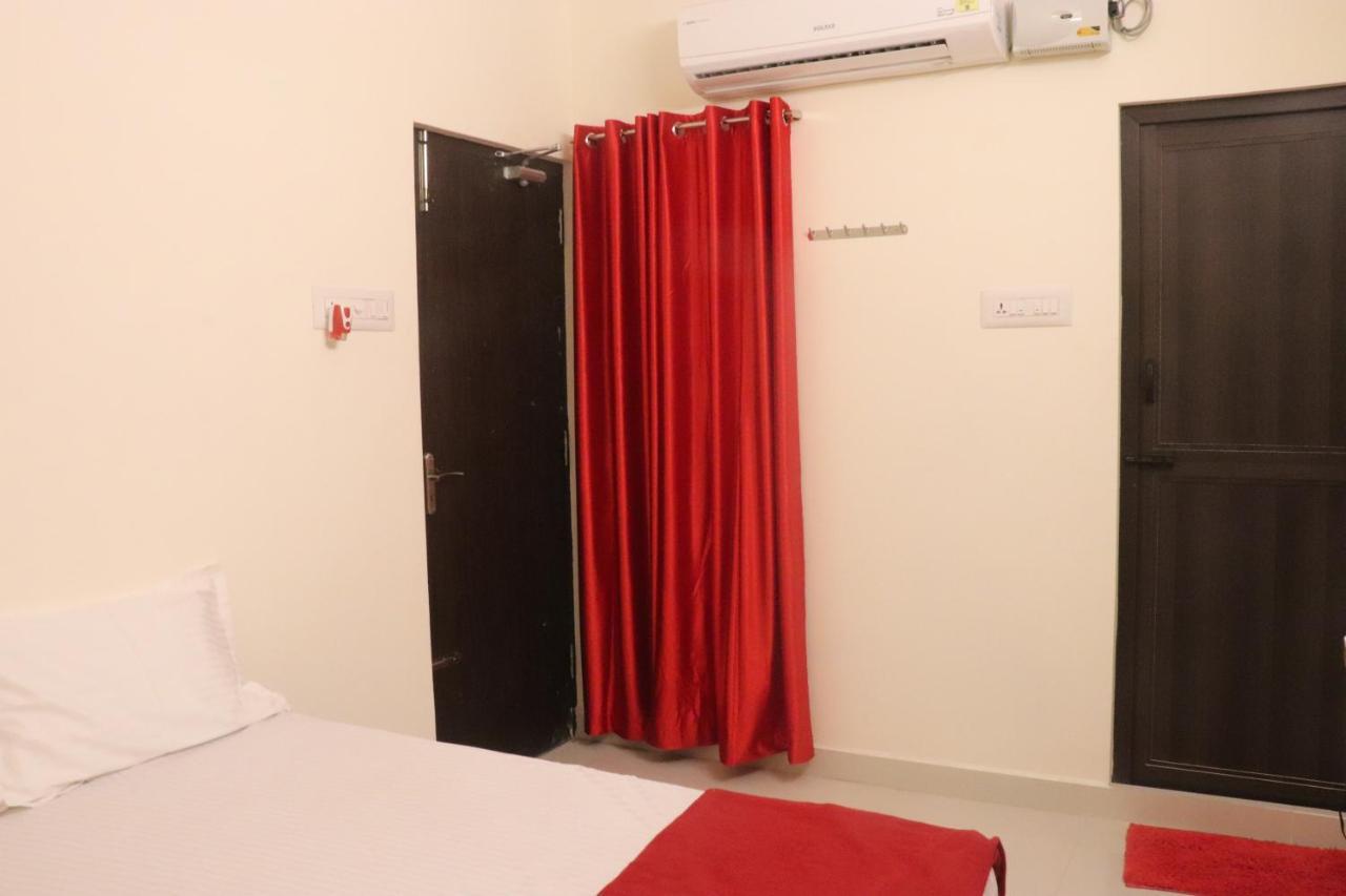 Grand Suites Srirangam Tiruchirappalli Экстерьер фото